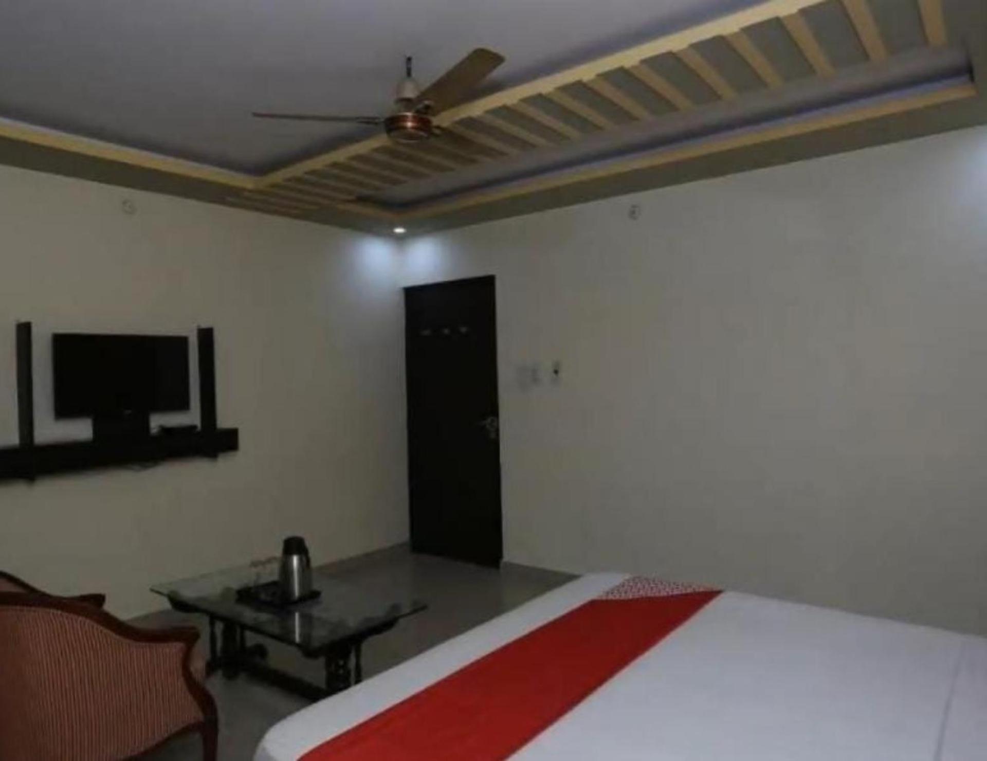 Hotel S K Palace Lucknow , Best Hotel In Lucknow , Hotel In Transport Nagar Lucknow ,Budget Hotels In Lakhnaú Exteriér fotografie